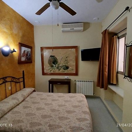 Hostal Manolo Ель-Пуерто-де-Санта-Марія Номер фото