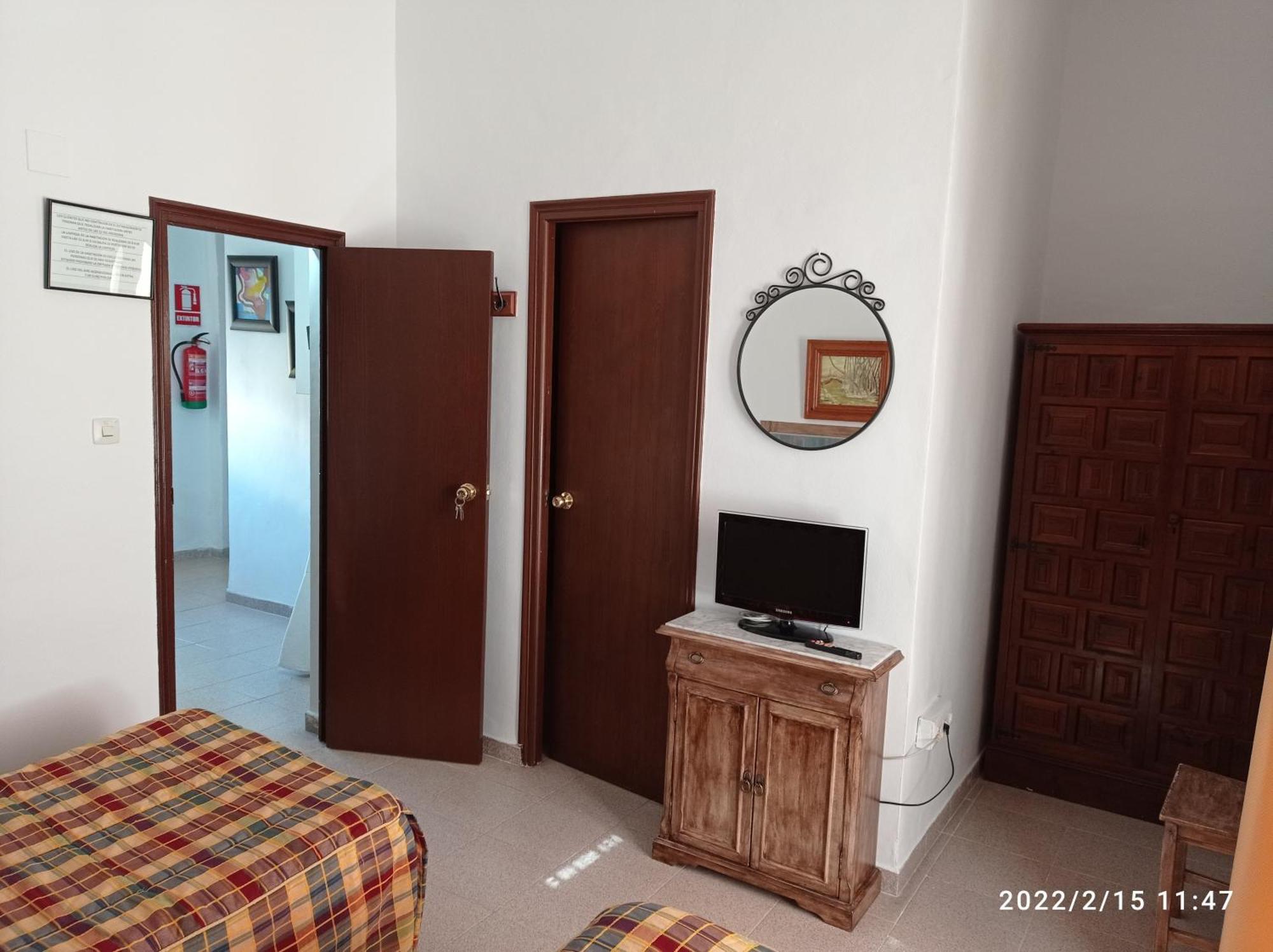 Hostal Manolo Ель-Пуерто-де-Санта-Марія Номер фото