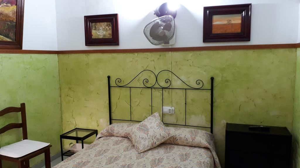 Hostal Manolo Ель-Пуерто-де-Санта-Марія Екстер'єр фото